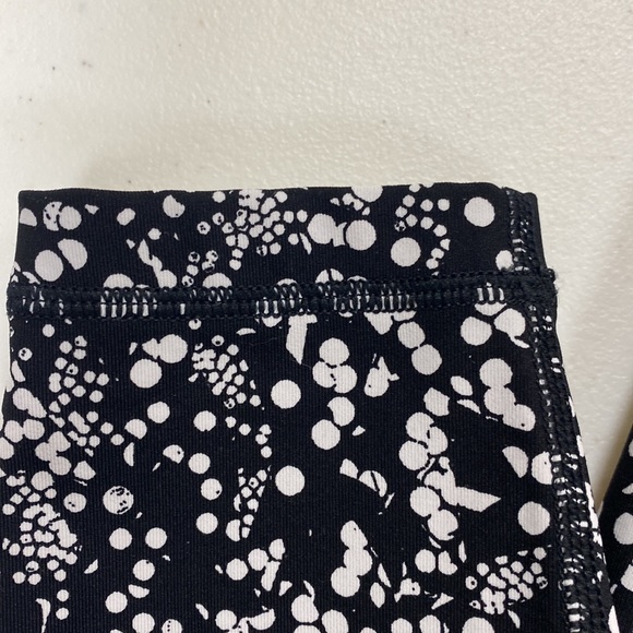 Lululemon Tight Stuff, Leggings, Size 4 - Picture 3 of 15